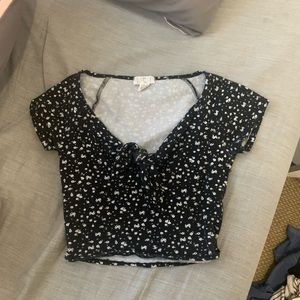 black tie front cropped t shirt with flowers